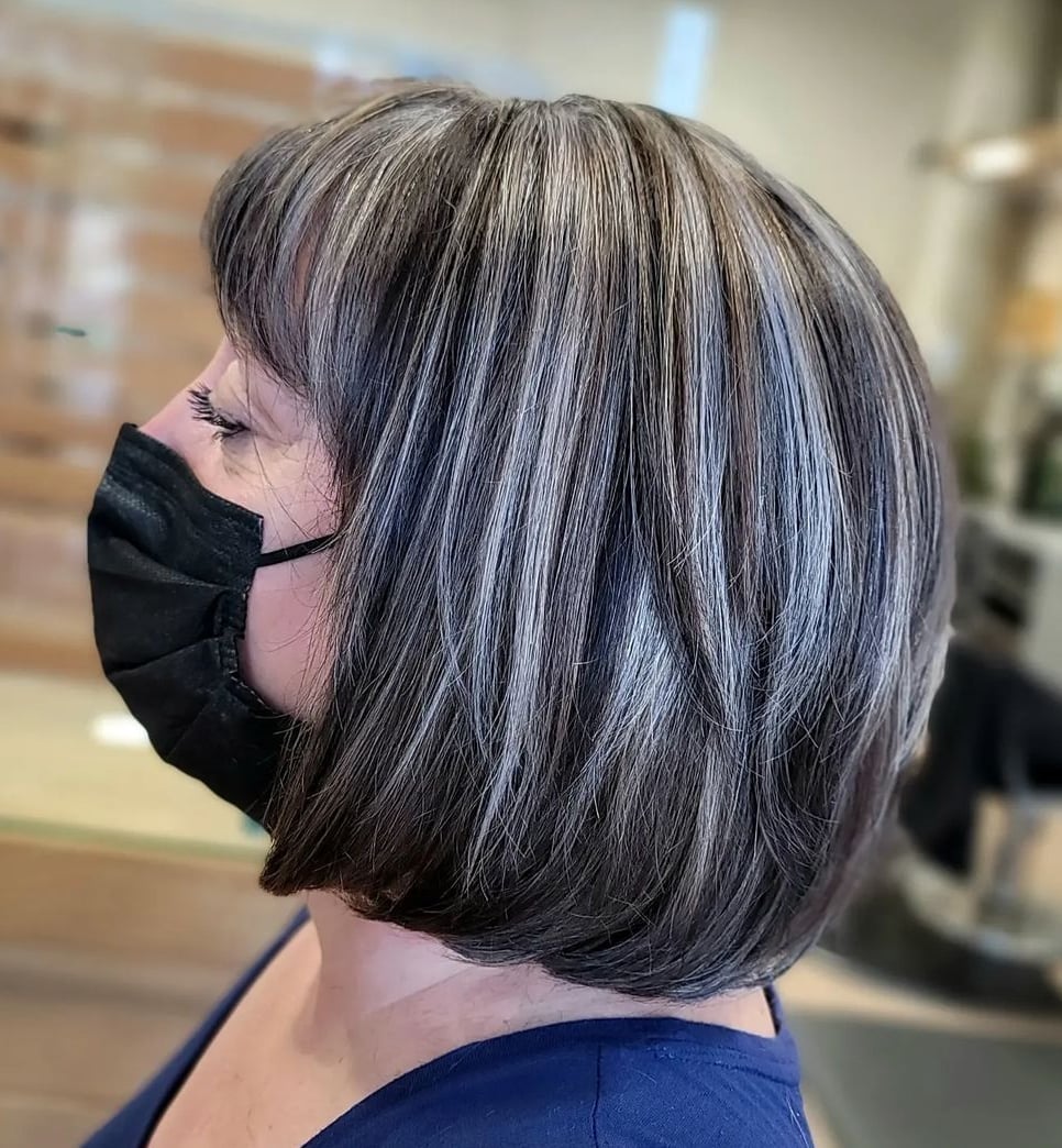 Chin Bob With Blunt Bangs Gray Blend Chin Bob With Blunt Bangs Gray Blend — Simple Gray Blending