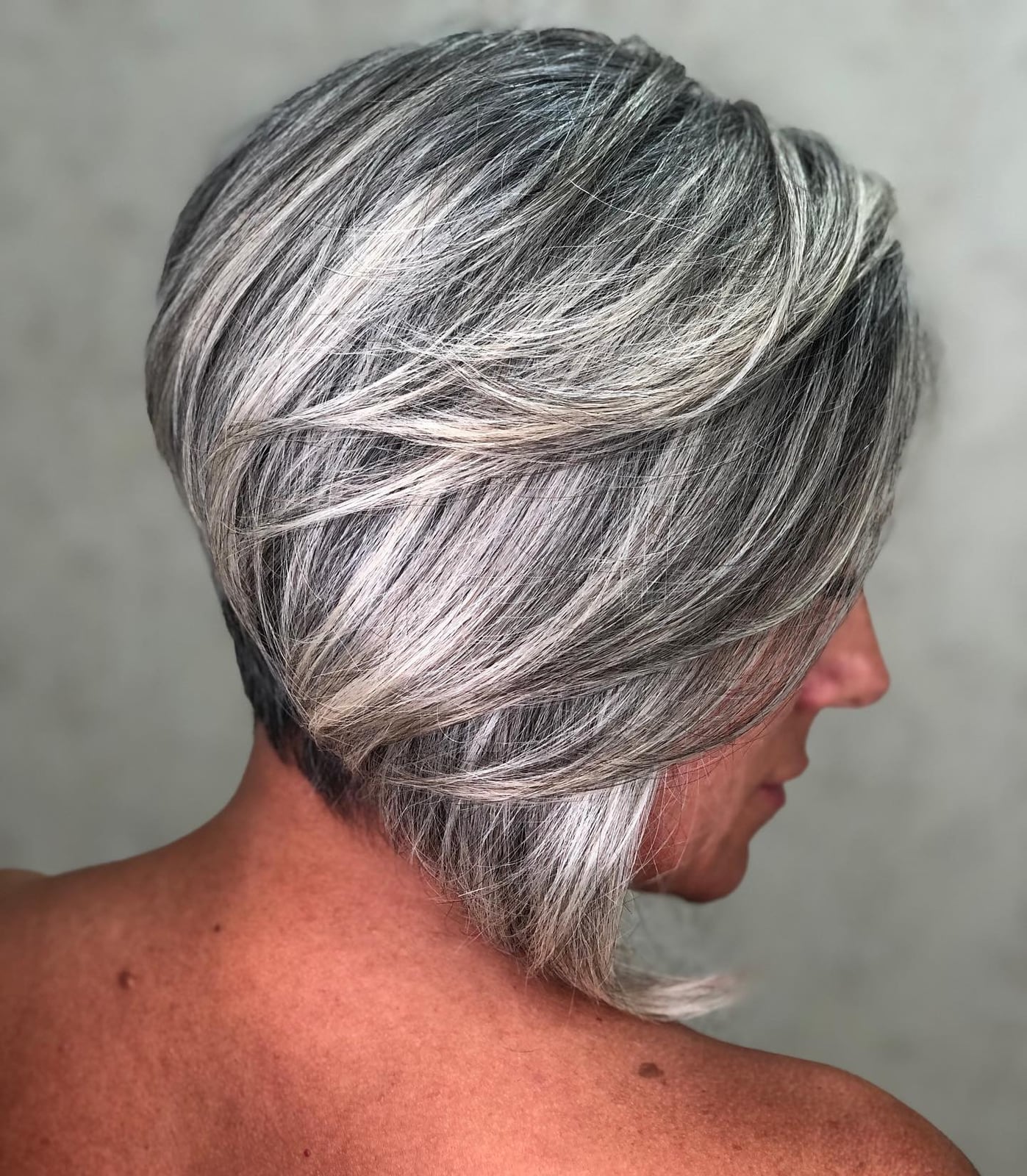 Stacked Bob Gray Blend White Dark Gray Stacked Bob Gray Blend White Dark Gray — Simple Gray Blending