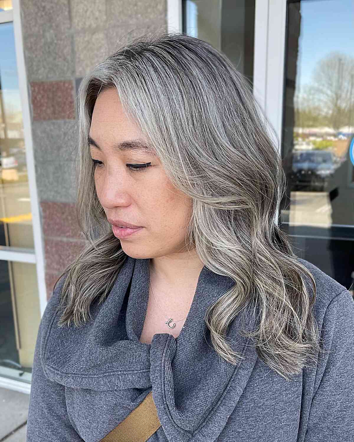 Mid-Back Layers With Soft Ash Gray Blend Mid-Back Layers With Soft Ash Gray Blend — Simple Gray Blending Hair