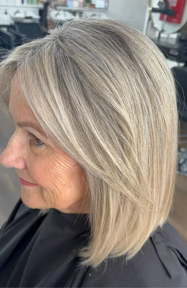 Collarbone Bob With Curtain Bangs and Layers Collarbone Bob With Curtain Bangs and Layers — Simple Gray Blending Hair