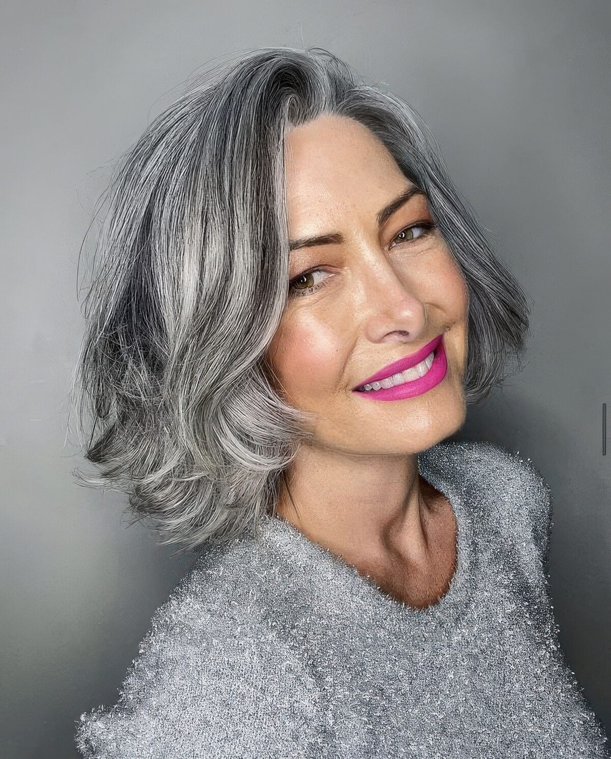 Wavy Bob With Side Part Gray Blend Wavy Bob With Side Part Gray Blend — Simple Gray Blending Hair Dark Brown