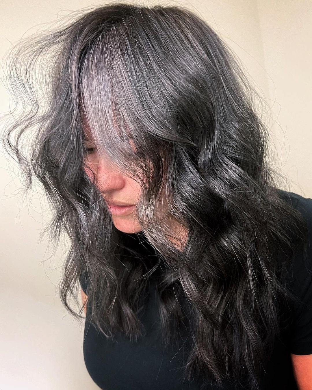 Mid-Back Layers With Wavy Texture Mid-Back Layers With Wavy Texture — Simple Gray Blending Hair Dark Brown