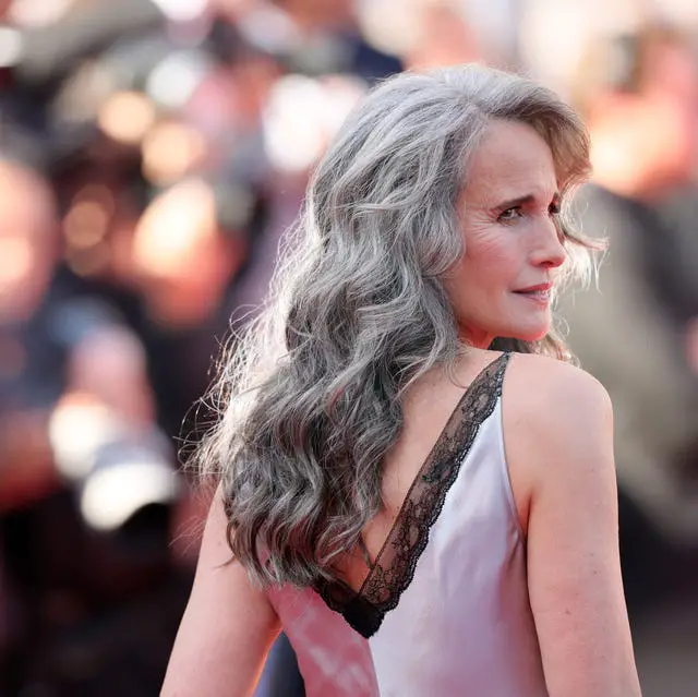Long Layered Gray With Loose Waves Long Layered Gray With Loose Waves — Simple Gray Hair