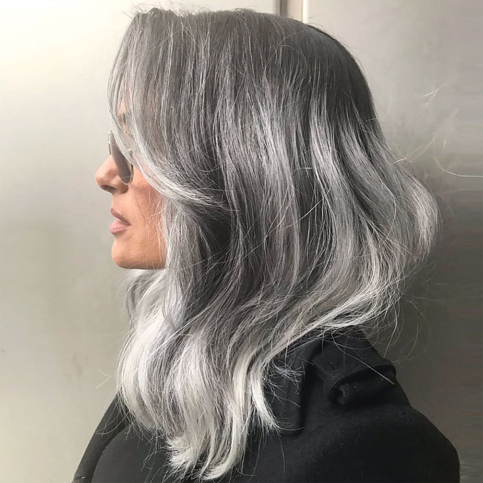 Collarbone Long Layers With Wavy Blowout Collarbone Long Layers With Wavy Blowout — Simple Gray Hair