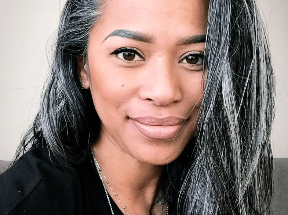 Mid-Back Layers With Silver-Gray Highlights — Simple Gray Highlights