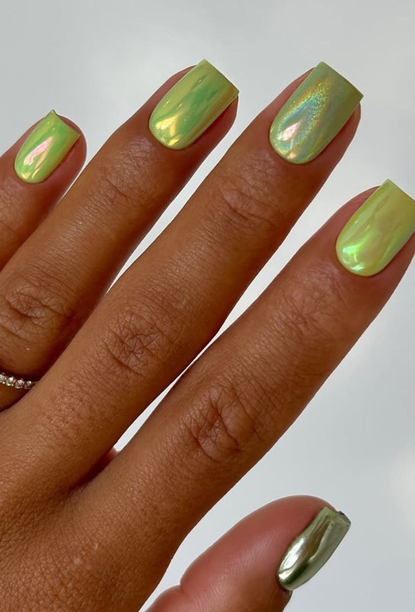 Light Green Chrome With Yellow Undertones Short Square Light Green Chrome With Yellow Undertones Short Square — Simple Green Chrome Nails