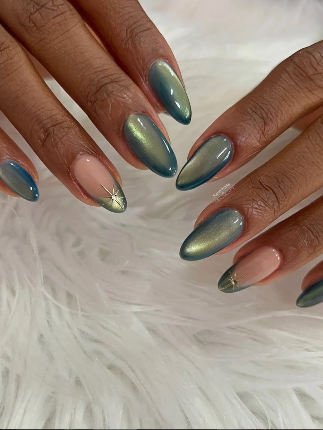 Green Chrome Almond Nails With Gold Star Accent Green Chrome Almond Nails With Gold Star Accent — Simple Green Chrome Nails