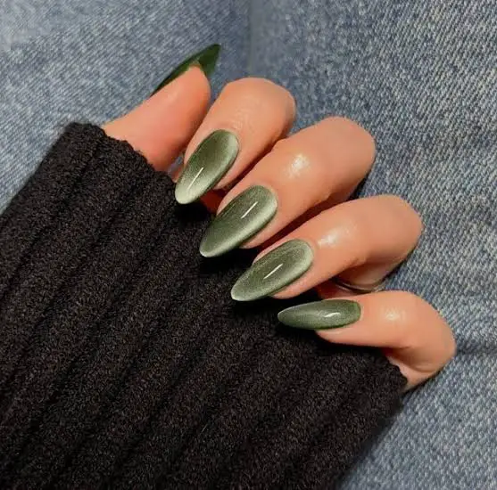 Sage Green Cat-Eye Chrome Almond Nails Sage Green Cat-Eye Chrome Almond Nails — Simple Green Chrome Nails