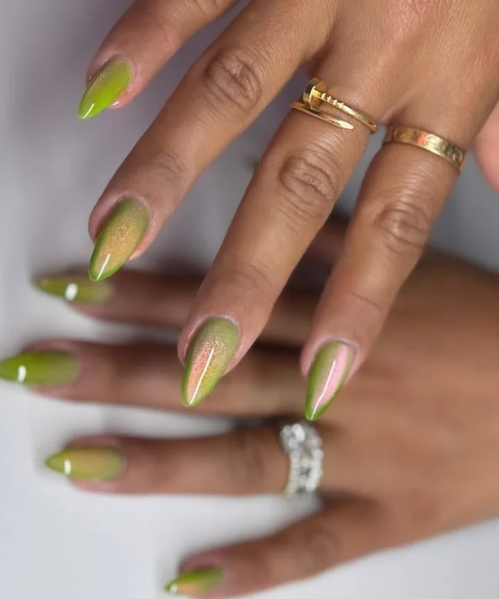 Lime Green To Yellow Chrome Ombre Almond Nails Lime Green To Yellow Chrome Ombre Almond Nails — Simple Green Chrome Nails