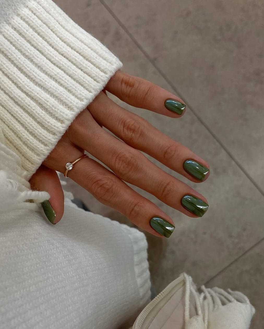 Forest Green Nails For A Bold Statement Forest Green Nails For A Bold Statement — Simple Green Chrome Nails