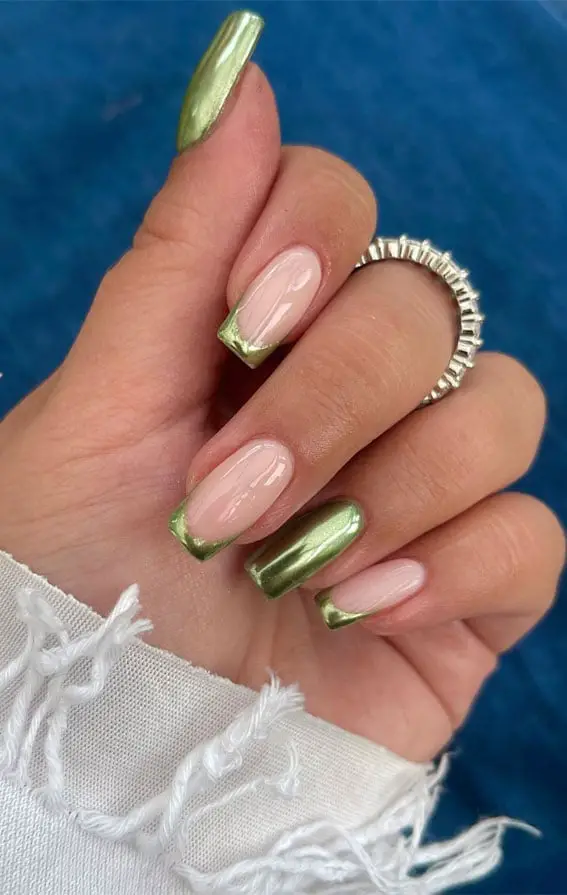 Short Square Nails With Green Chrome French Tip Short Square Nails With Green Chrome French Tip — Simple Green Chrome Nails