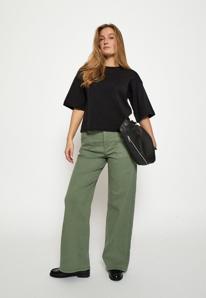 PEPPERCORN STRAIGHT - Relaxed fit jeans - hedge green/green - Zalando.ie