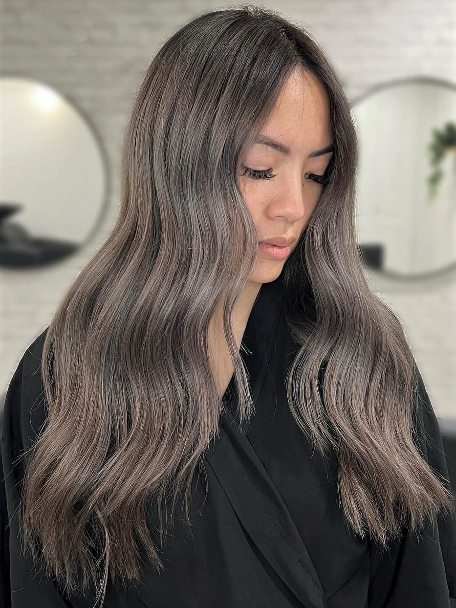 Dimensional Gray Highlights Mid-Back Blowout, Wavy — Simple Grey Highlights