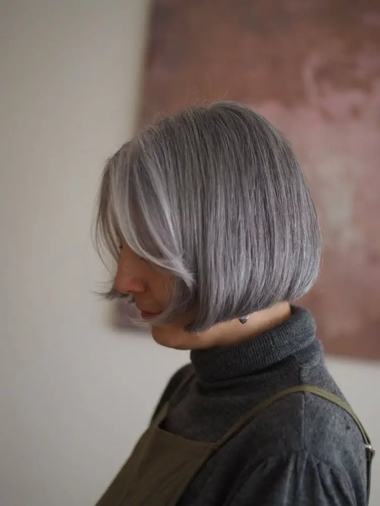Textured Pixie Gray With Ash Highlights and Straight Blowout — Simple Grey Highlights
