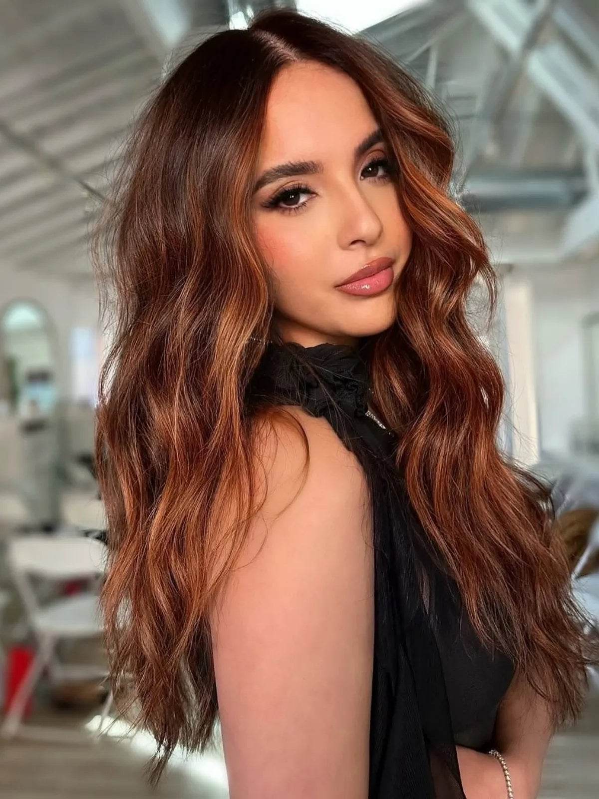 Layered Mid-Back Brown With Caramel Dimension Layered Mid-Back Brown With Caramel Dimension — Simple Hair Color Ideas