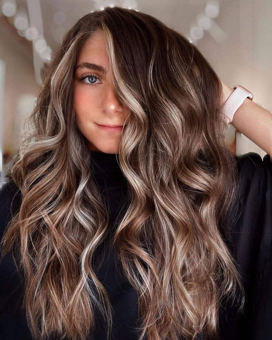 Dark Brown With Contrasting Blonde Highlights Dark Brown With Contrasting Blonde Highlights — Simple Hair Color Ideas