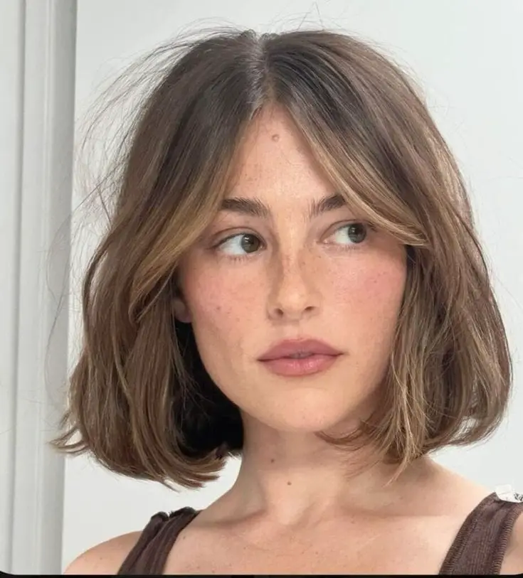 Collarbone Bob With Soft Layers and Curtain Bangs — Simple Hair Haircuts