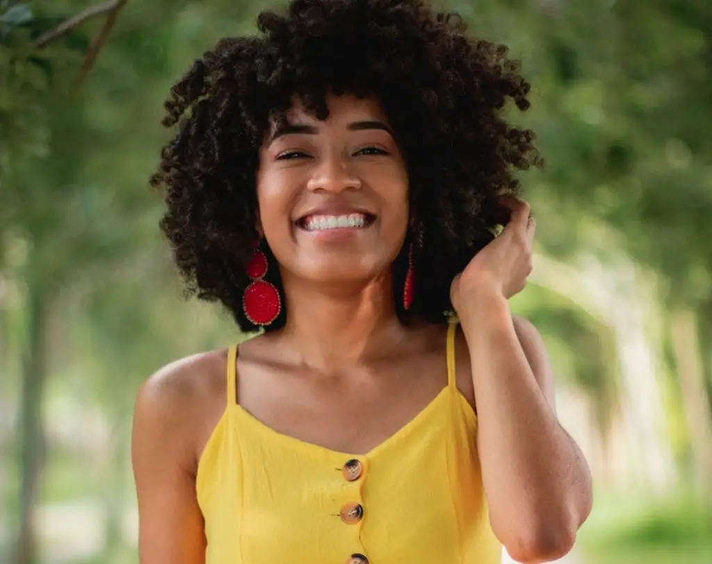 Shoulder-Length Voluminous Afro — Simple Haircuts for Black Women