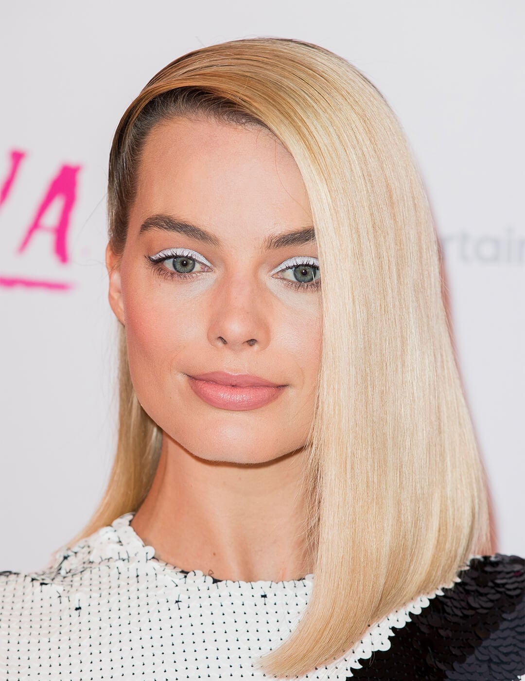 Collarbone Blunt Bob With Sleek Finish — Simple Haircuts for Fine Hair