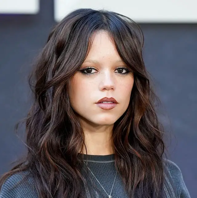 Shoulder Length Face-Framing Layers — Simple Haircuts for Medium Hair