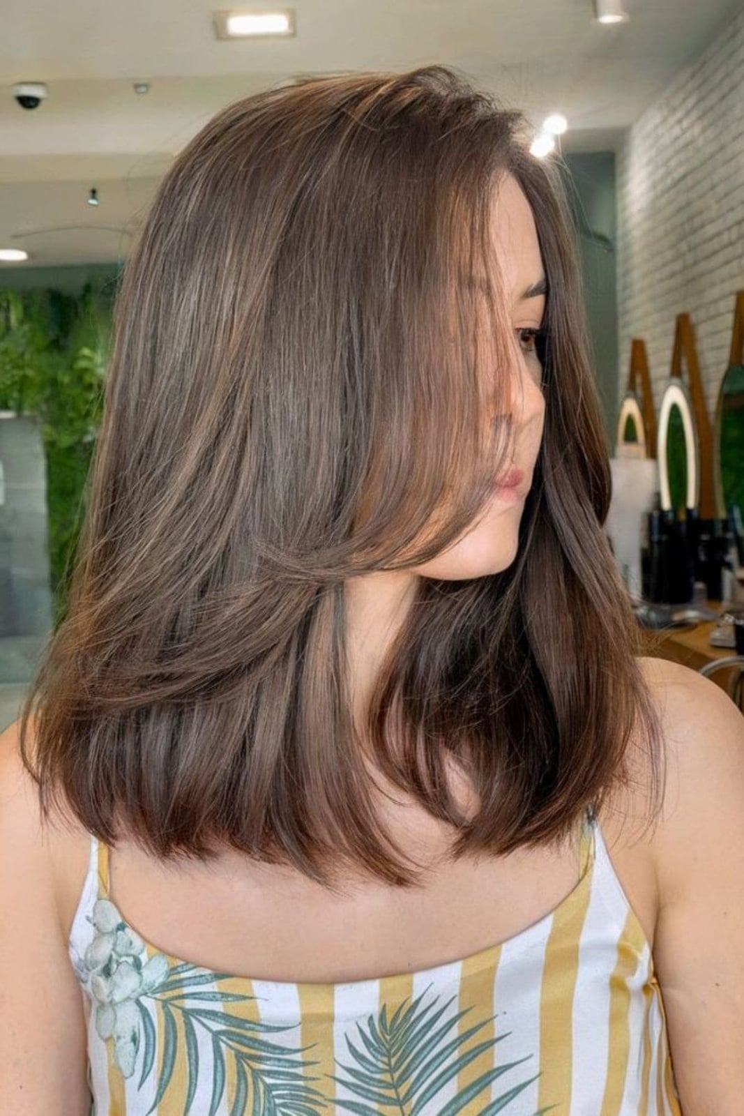 Collarbone Layered Hair Brown Highlights — Simple Haircuts for Medium Hair