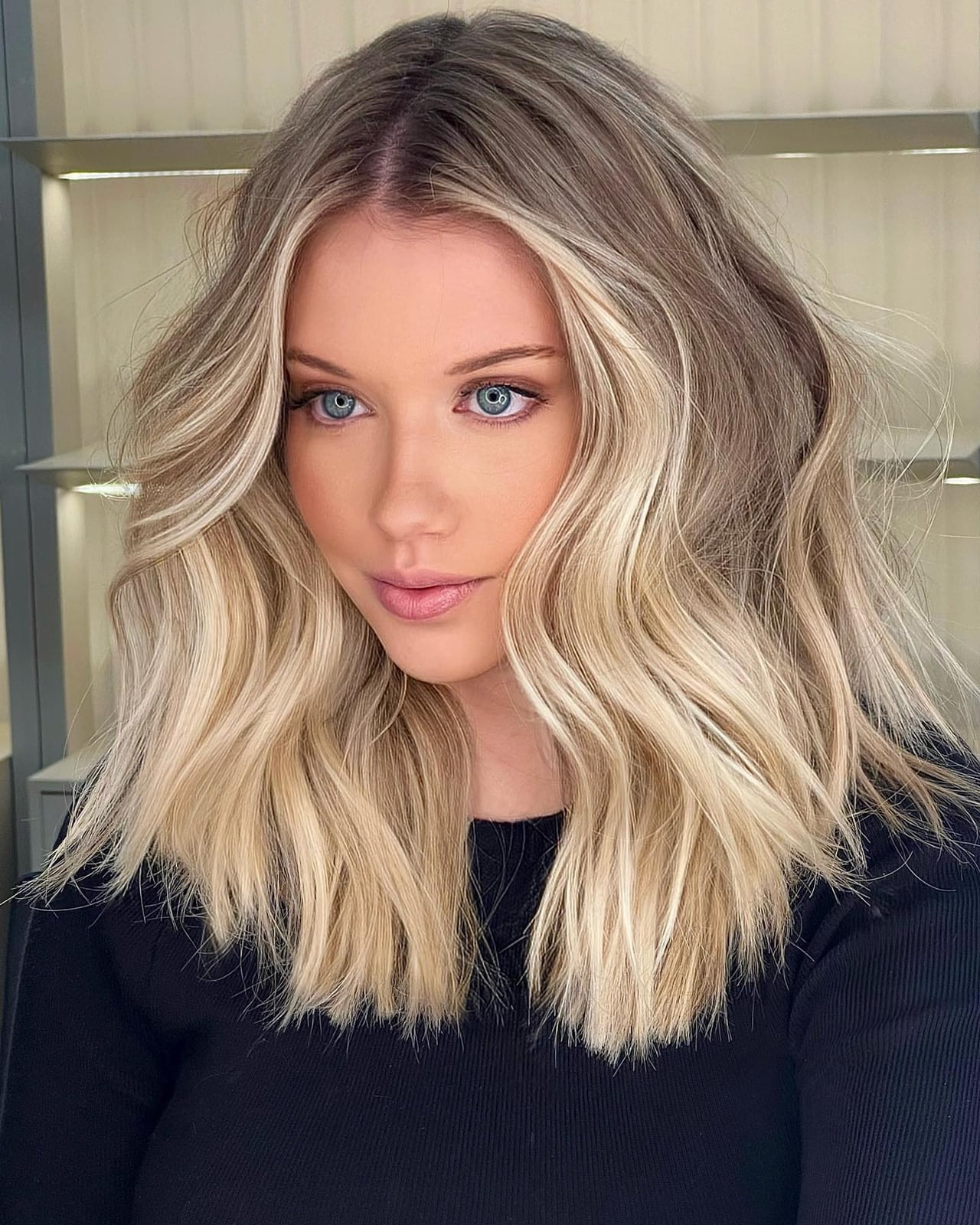Collarbone Layers Blonde Dimensional Highlights — Simple Haircuts for Medium Hair