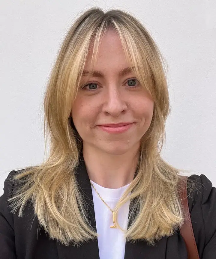 Collarbone Lob With Face-Framing Layers, Wavy Collarbone Lob With Face-Framing Layers, Wavy — Simple Haircuts for Thick Hair