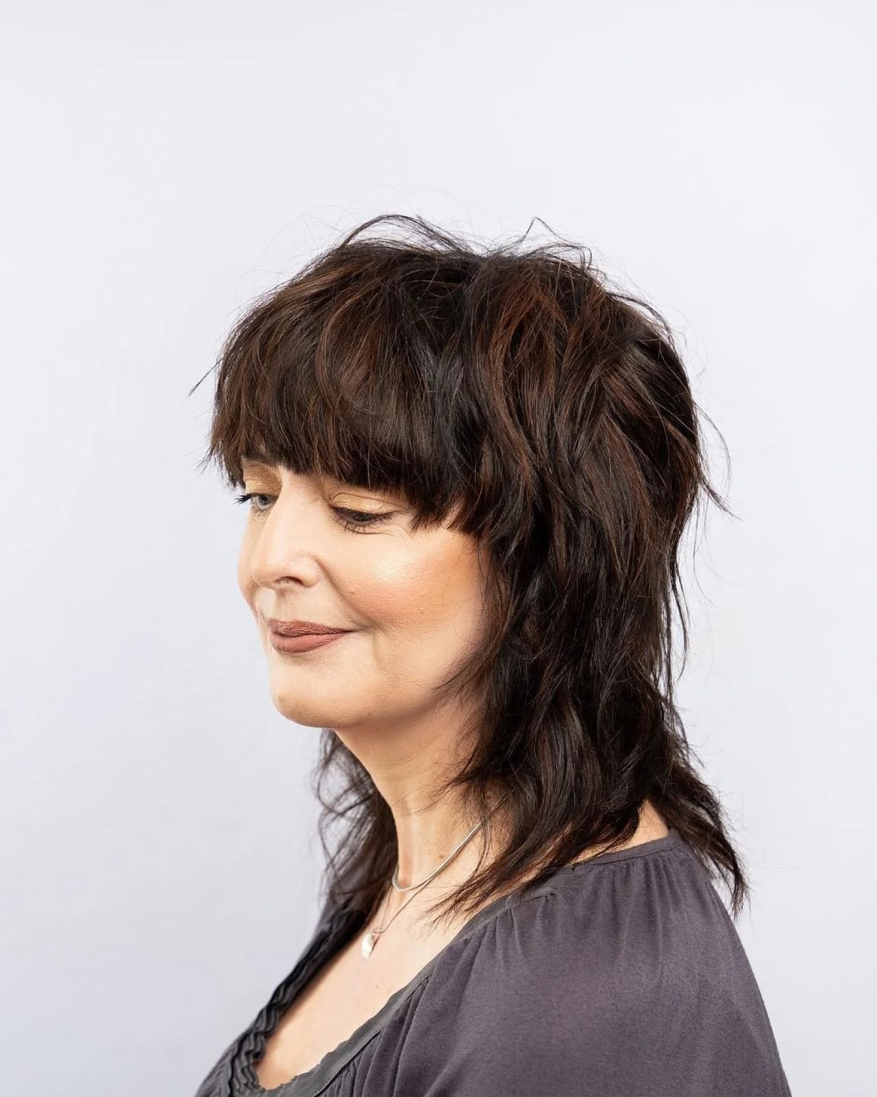Collarbone Shag With Textured Layers Collarbone Shag With Textured Layers — Simple Haircuts for Thinning Hair