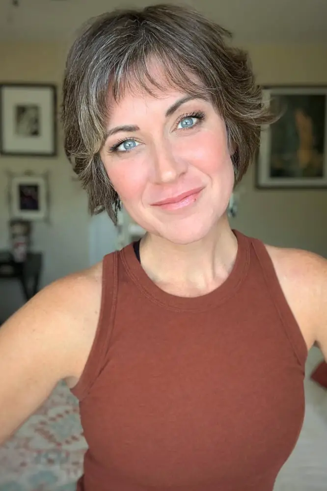 Ear-Length Layered Bob With Wispy Bangs Ear-Length Layered Bob With Wispy Bangs — Simple Haircuts for Thinning Hair