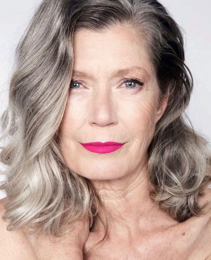 Shoulder Length Waves Gray Blonde Blend Shoulder Length Waves Gray Blonde Blend — Simple Haircuts for Women over 60
