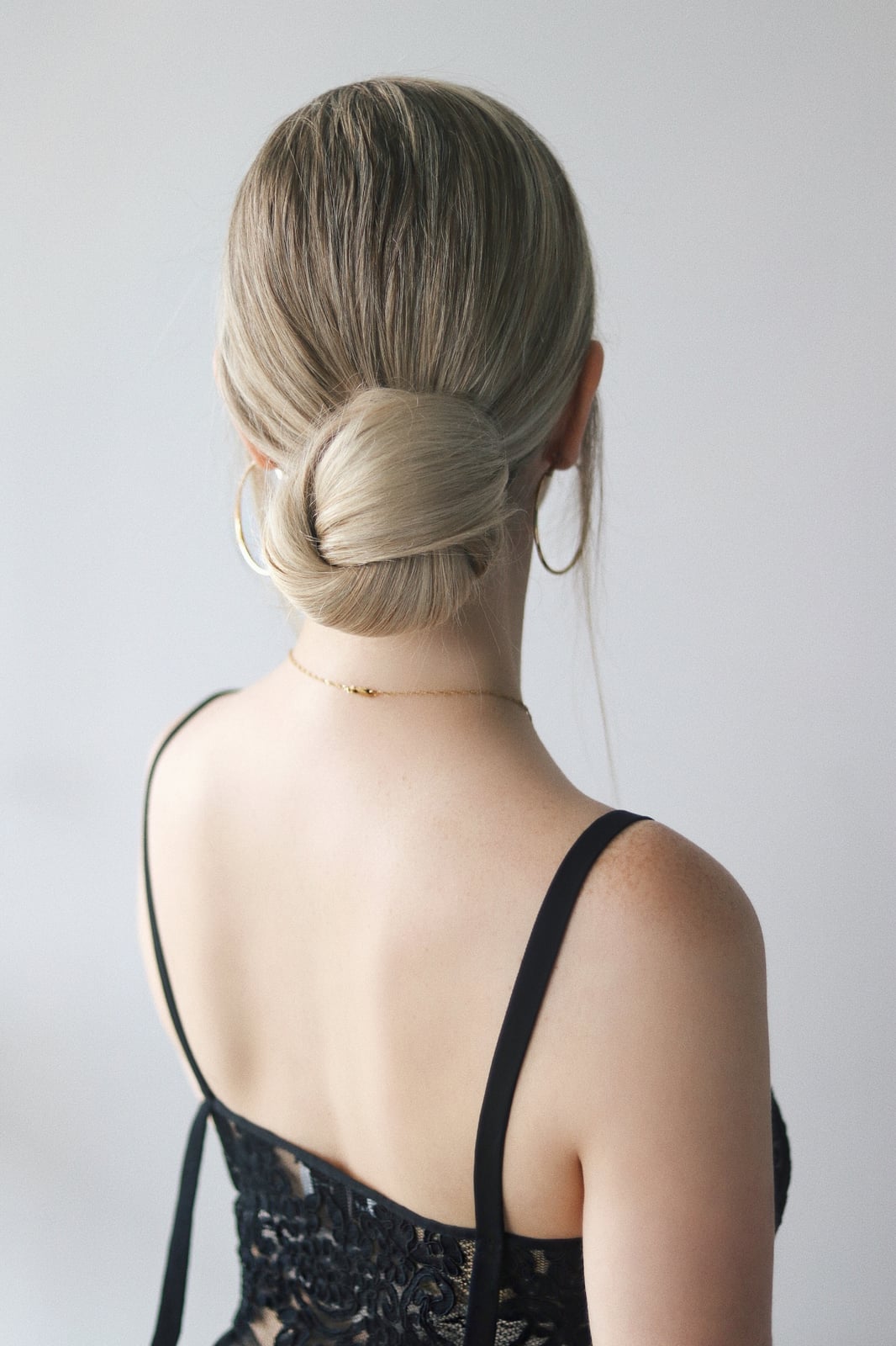 Ash Blonde Low Bun With Twisted Detail Ash Blonde Low Bun With Twisted Detail — Simple Haircuts Tutorial
