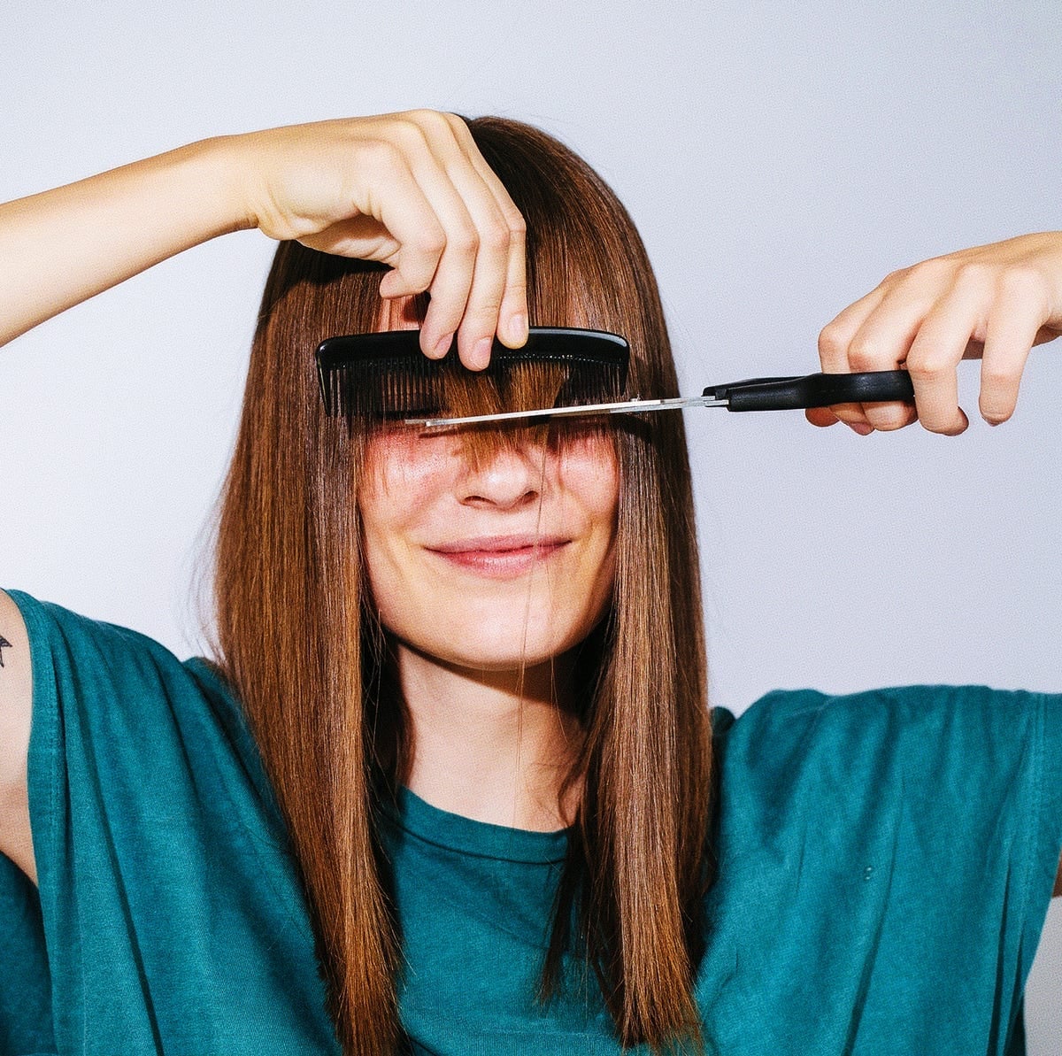 DIY Blunt Bangs Trim Tutorial DIY Blunt Bangs Trim Tutorial — Simple Haircuts Tutorial