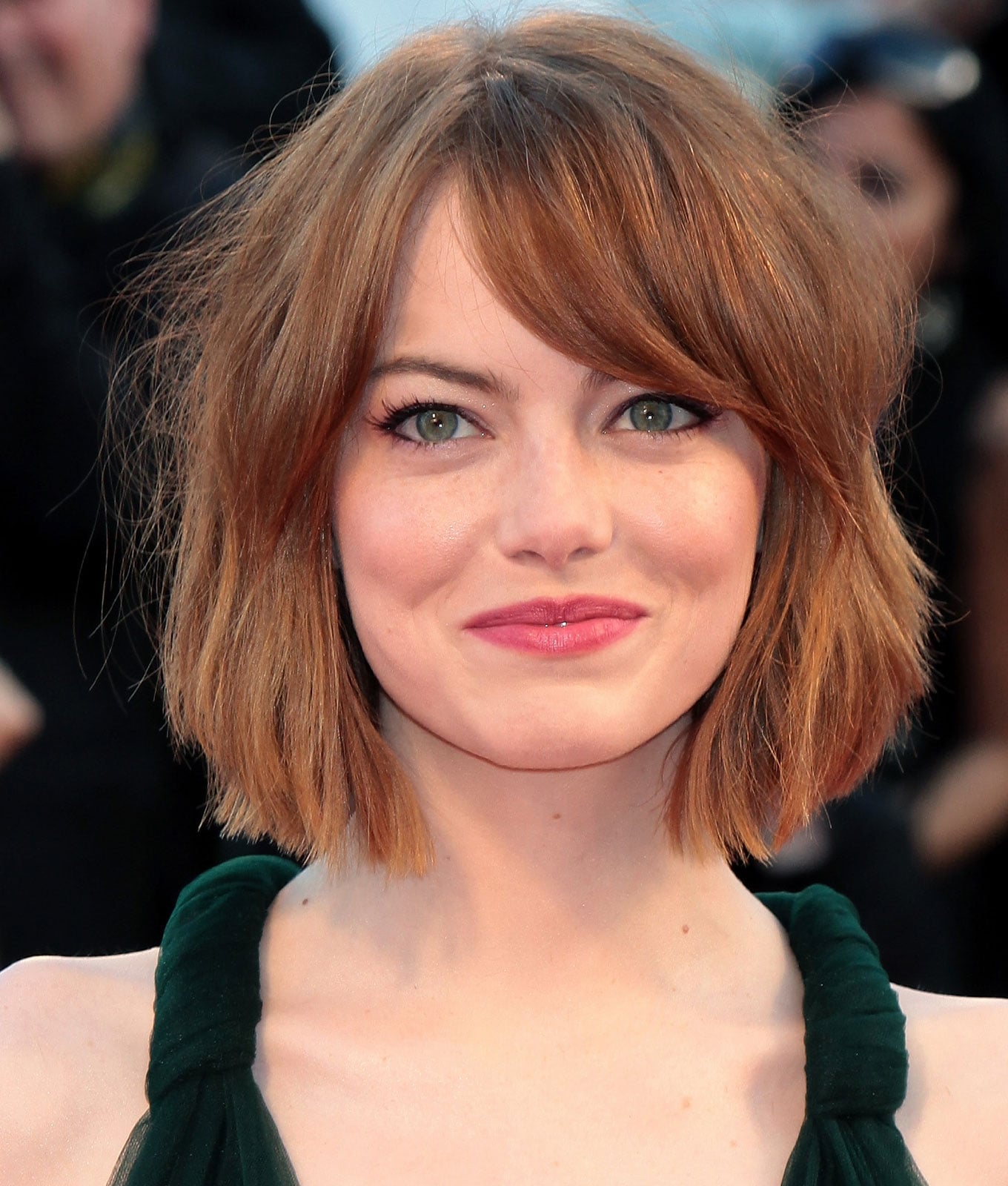 Wavy Chin Bob With Auburn Highlights — Simple Hairstyles for Round Face