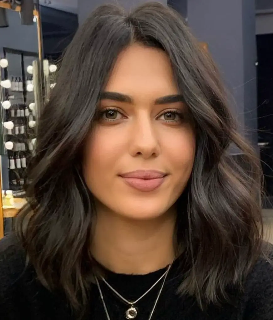 Dark Brown Collarbone Lob Air Dried — Simple Hairstyles for Round Face
