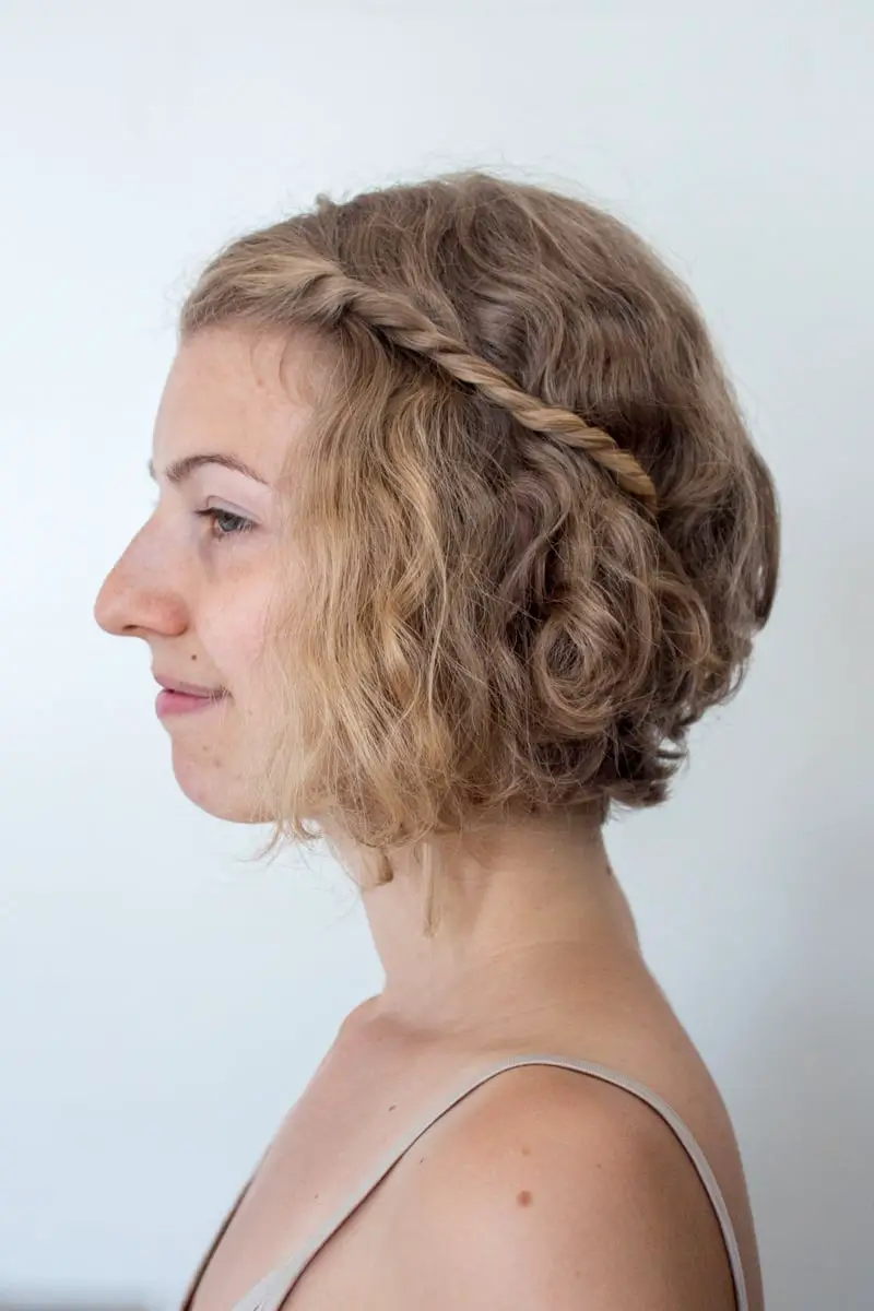 Light Brown Wavy Bob With Braided Accent — Simple Hairstyles for Short Hairs.