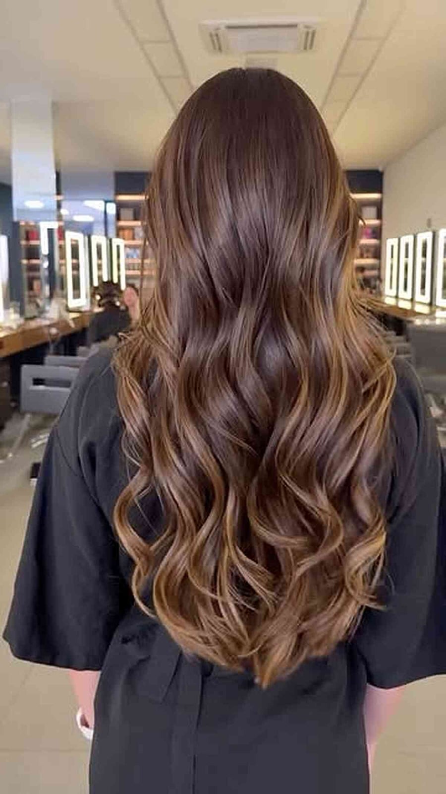 Mid-Back Waves With Lighter Brown Highlights Mid-Back Waves With Lighter Brown Highlights — Simple Highlights