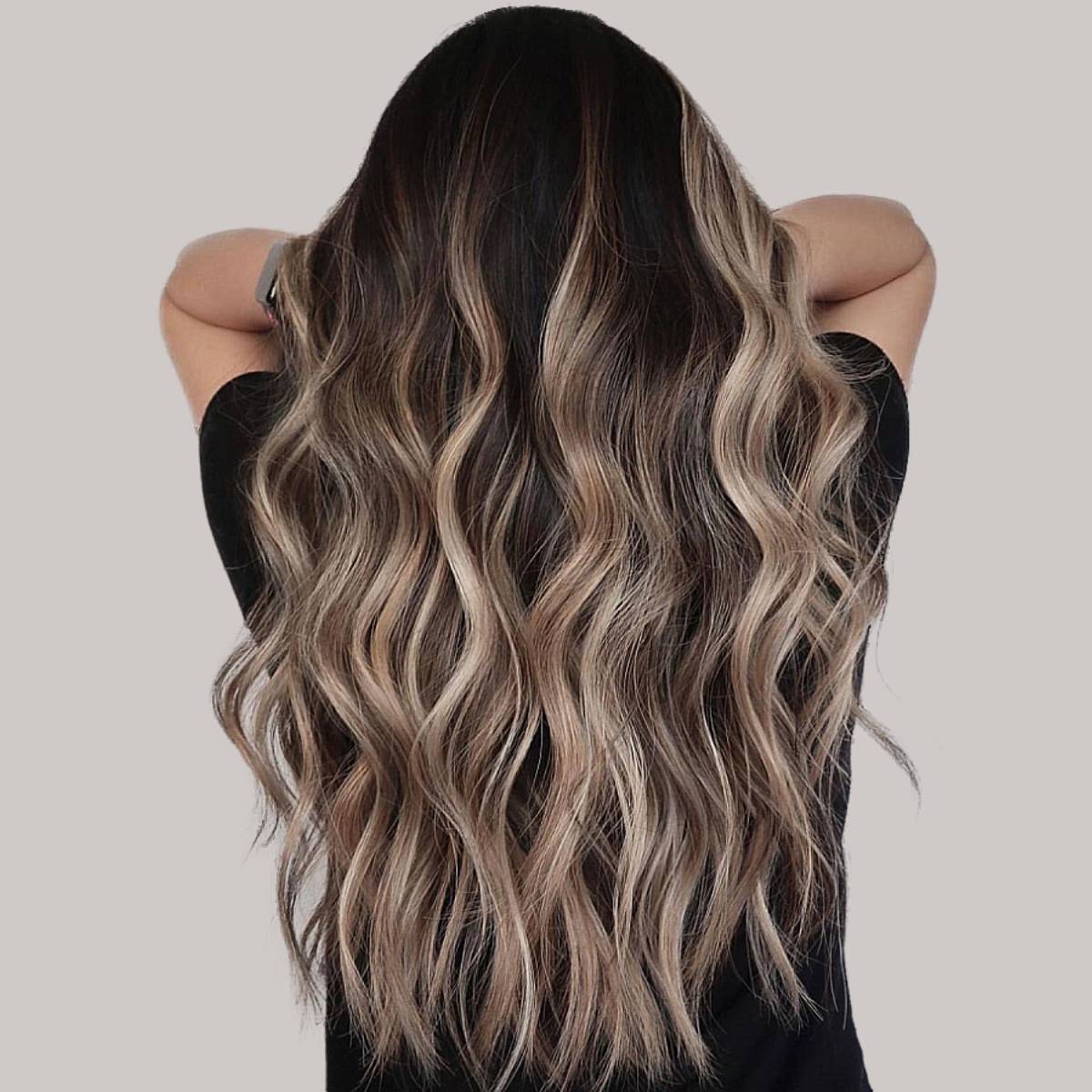 Mid-Back With Dark Base And Blonde Highlights Mid-Back With Dark Base And Blonde Highlights — Simple Highlights