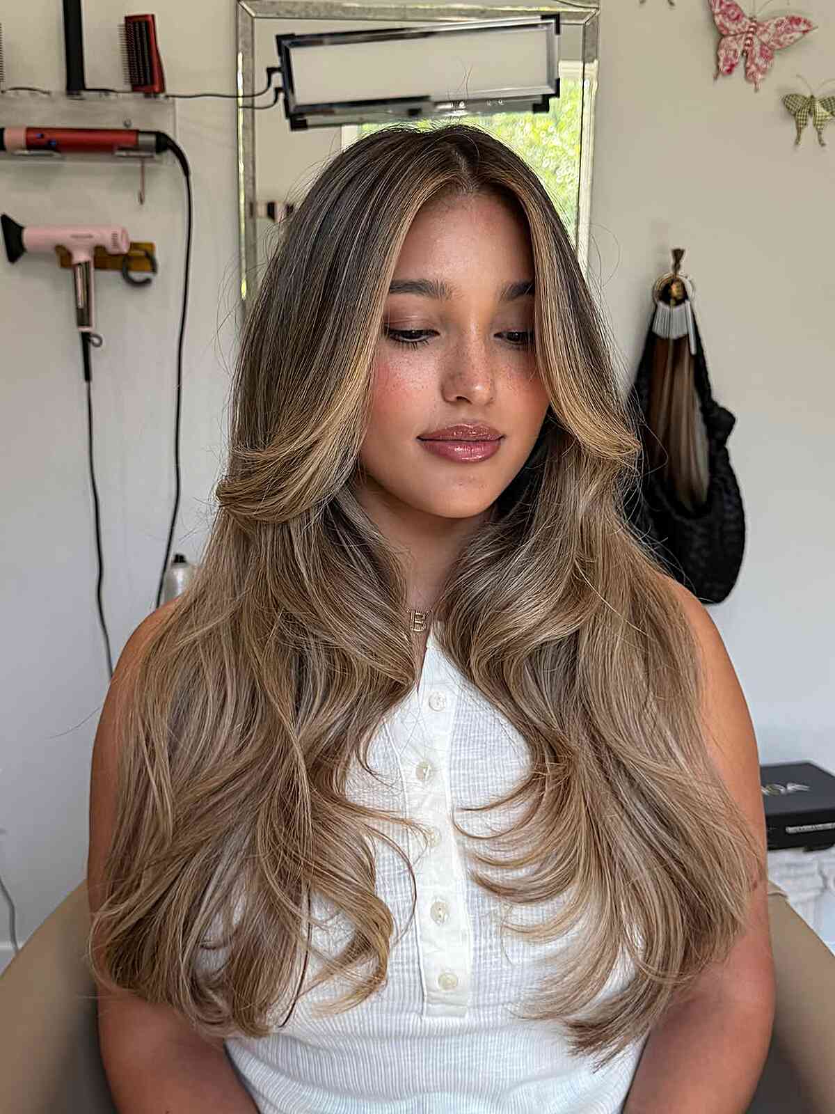 Long Layers With Ash Blonde Highlights Long Layers With Ash Blonde Highlights — Simple Highlights