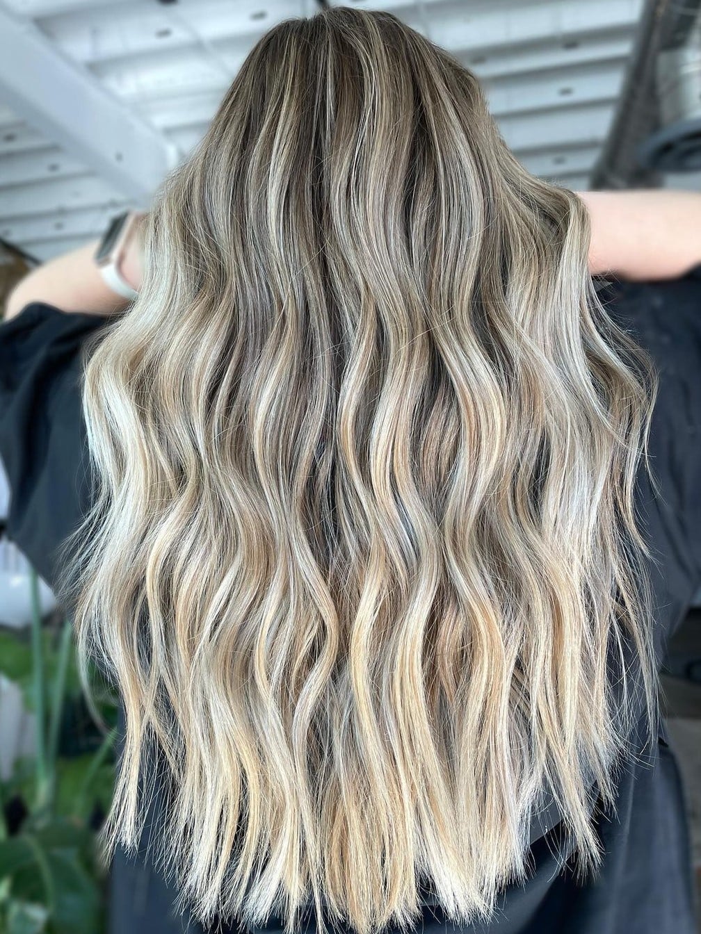 Mid-Back Air-Dried Blonde With Highlights Mid-Back Air-Dried Blonde With Highlights — Simple Highlights on Blonde Hair