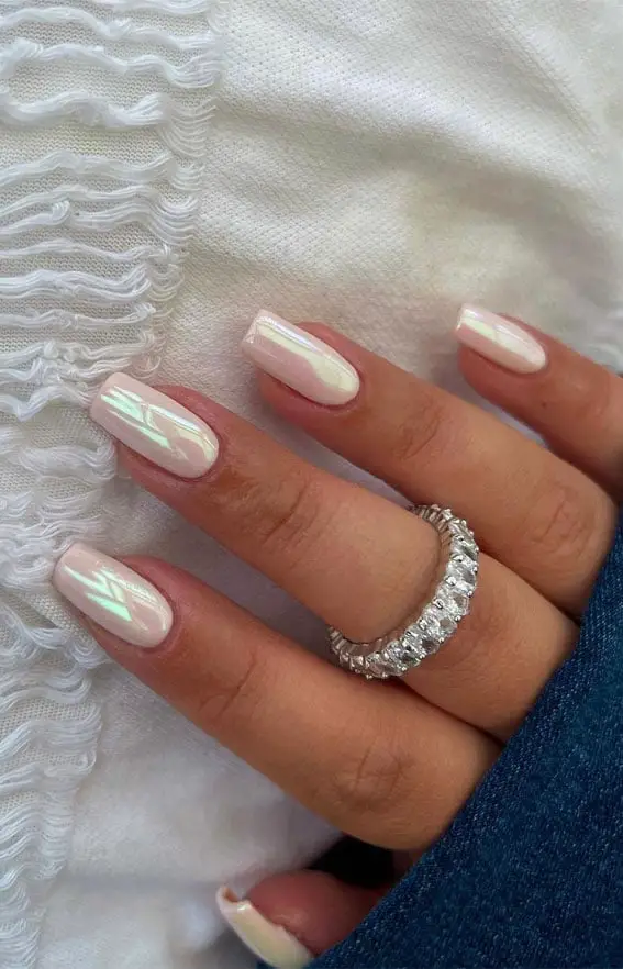 Milky White Pearlescent Chrome Coffin Nails Milky White Pearlescent Chrome Coffin Nails — Simple Holographic Nails