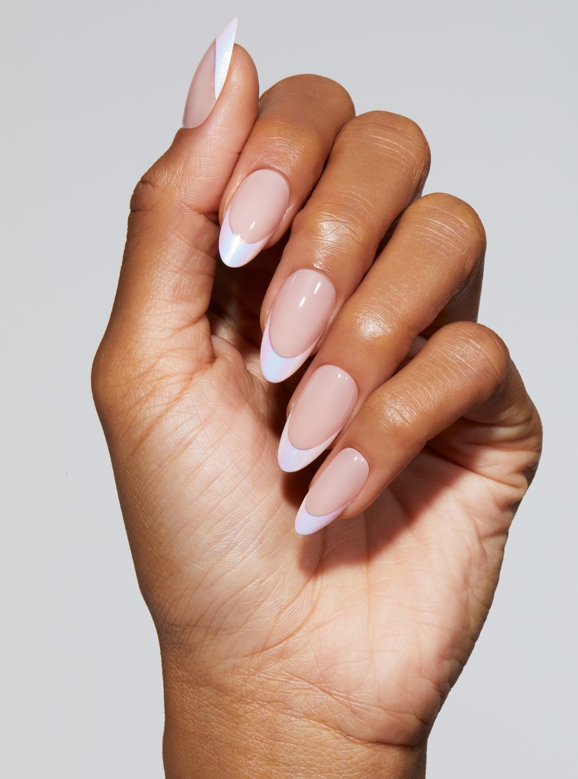 Iridescent French Tip Almond Nails Iridescent French Tip Almond Nails — Simple Holographic Nails