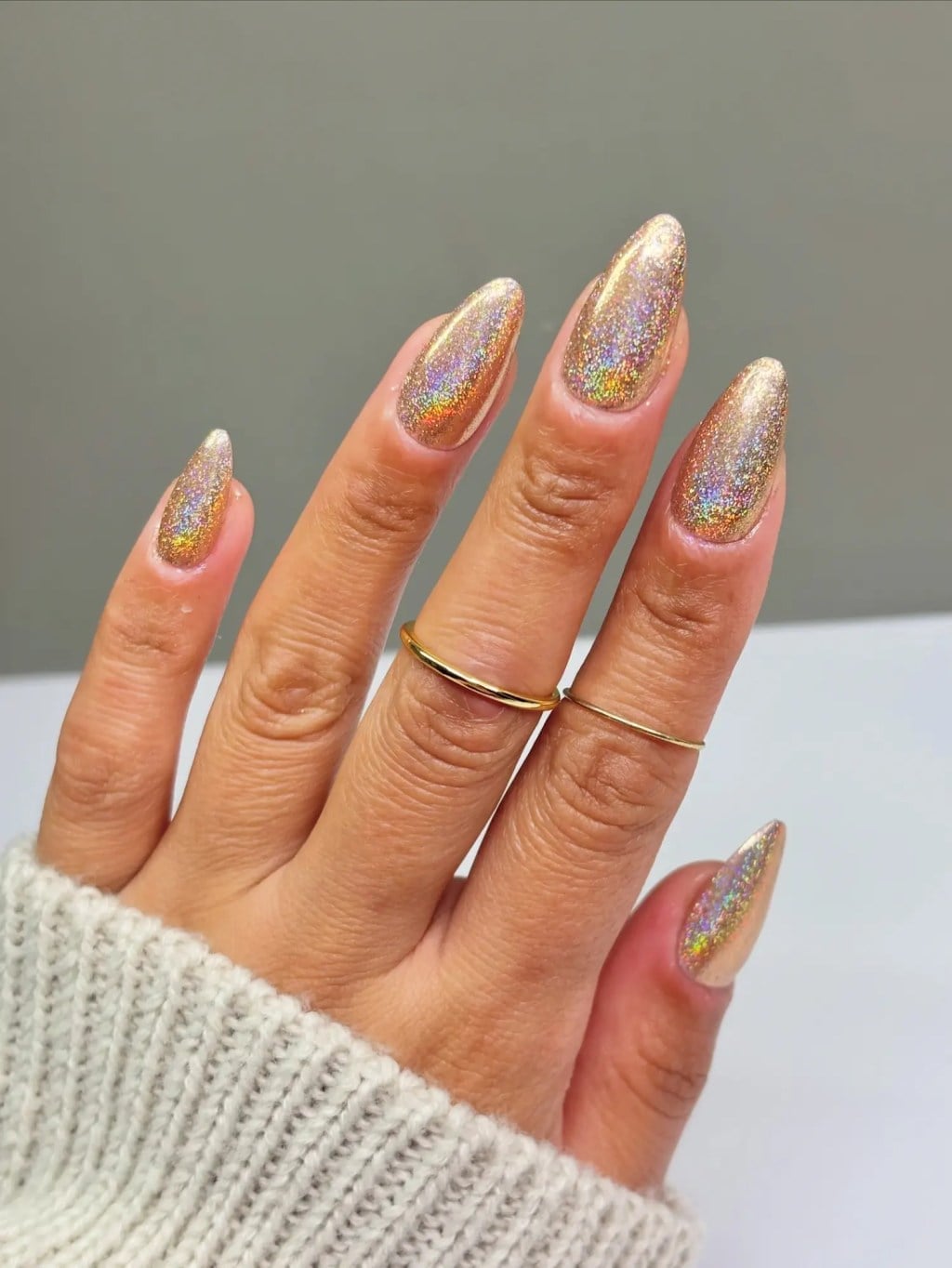 Gold Dense Holographic Glitter Almond Nails Gold Dense Holographic Glitter Almond Nails — Simple Holographic Nails