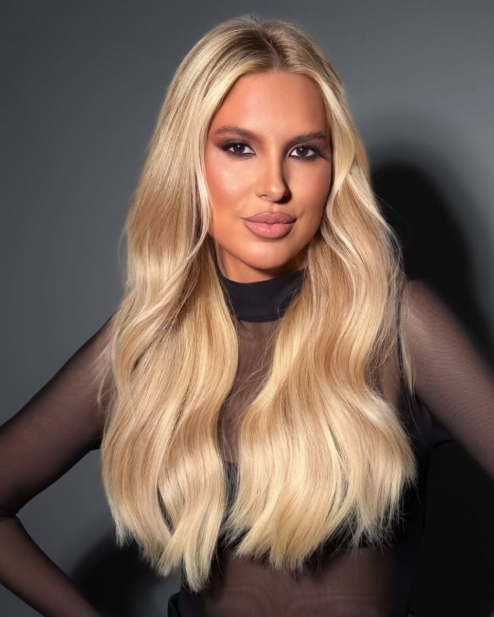 Mid-Back Glossy Hair In Honey Blonde — Simple Honey Blonde