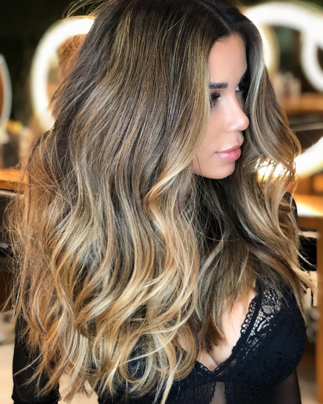 Mid-Back Light Brown With Blended Honey Highlights Mid-Back Light Brown With Blended Honey Highlights — Simple Honey Highlights