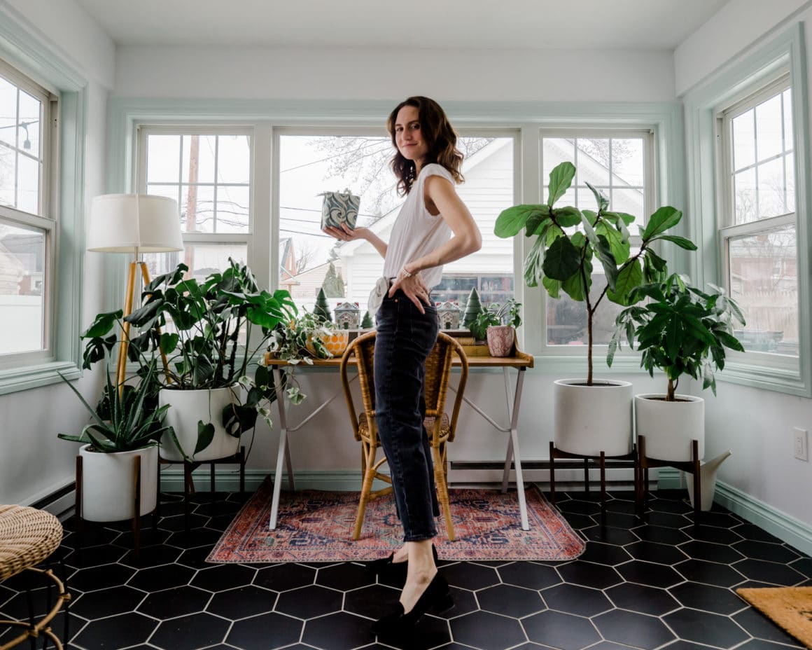 White T-Shirt and Black Jeans for Casual Home Style — Simple House Outfit Ideas