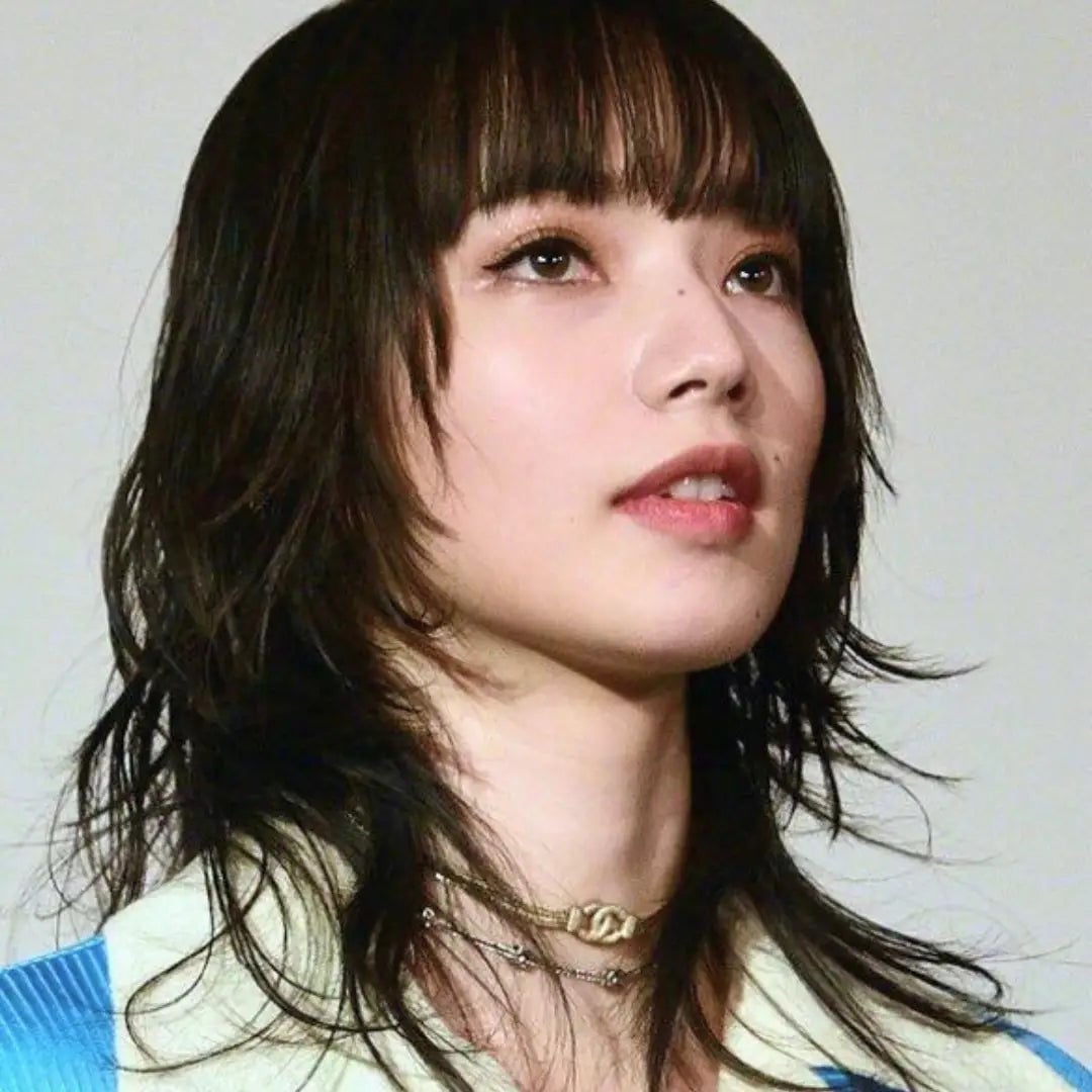 Shoulder-Length Shag With Blunt Bangs, Dark Brown — Simple Japanese Hair