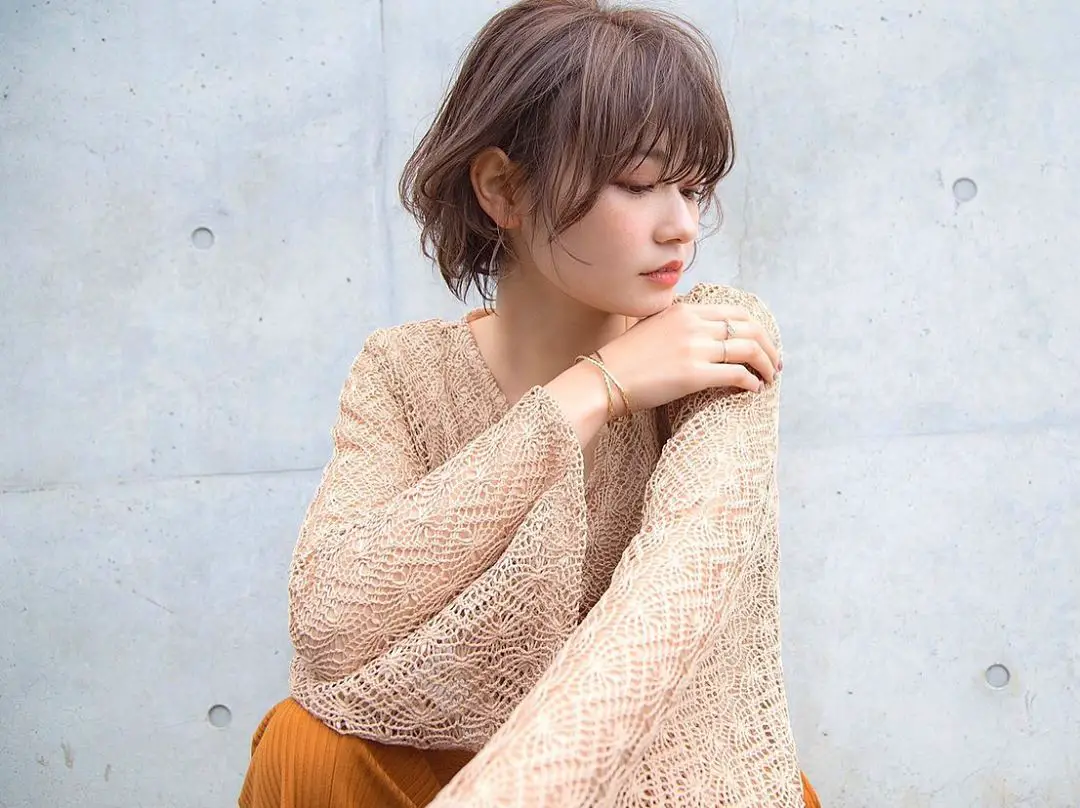 Ash Brown Ear-Length Bob With Wispy Bangs — Simple Japanese Hair