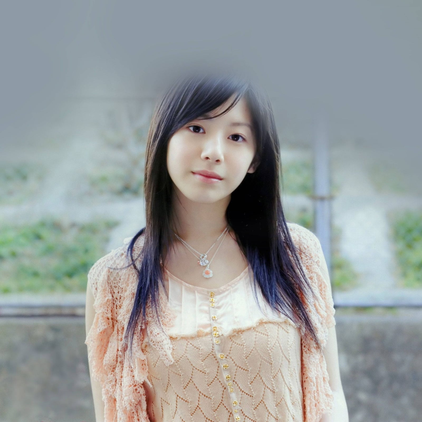 Mid-Back Fine Black Hair With Side-Swept Fringe — Simple Japanese Hair