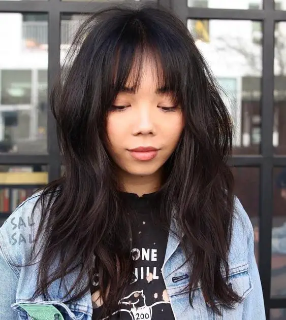 Mid-Back Layers With Textured Waves — Simple Japanese Hairstyles