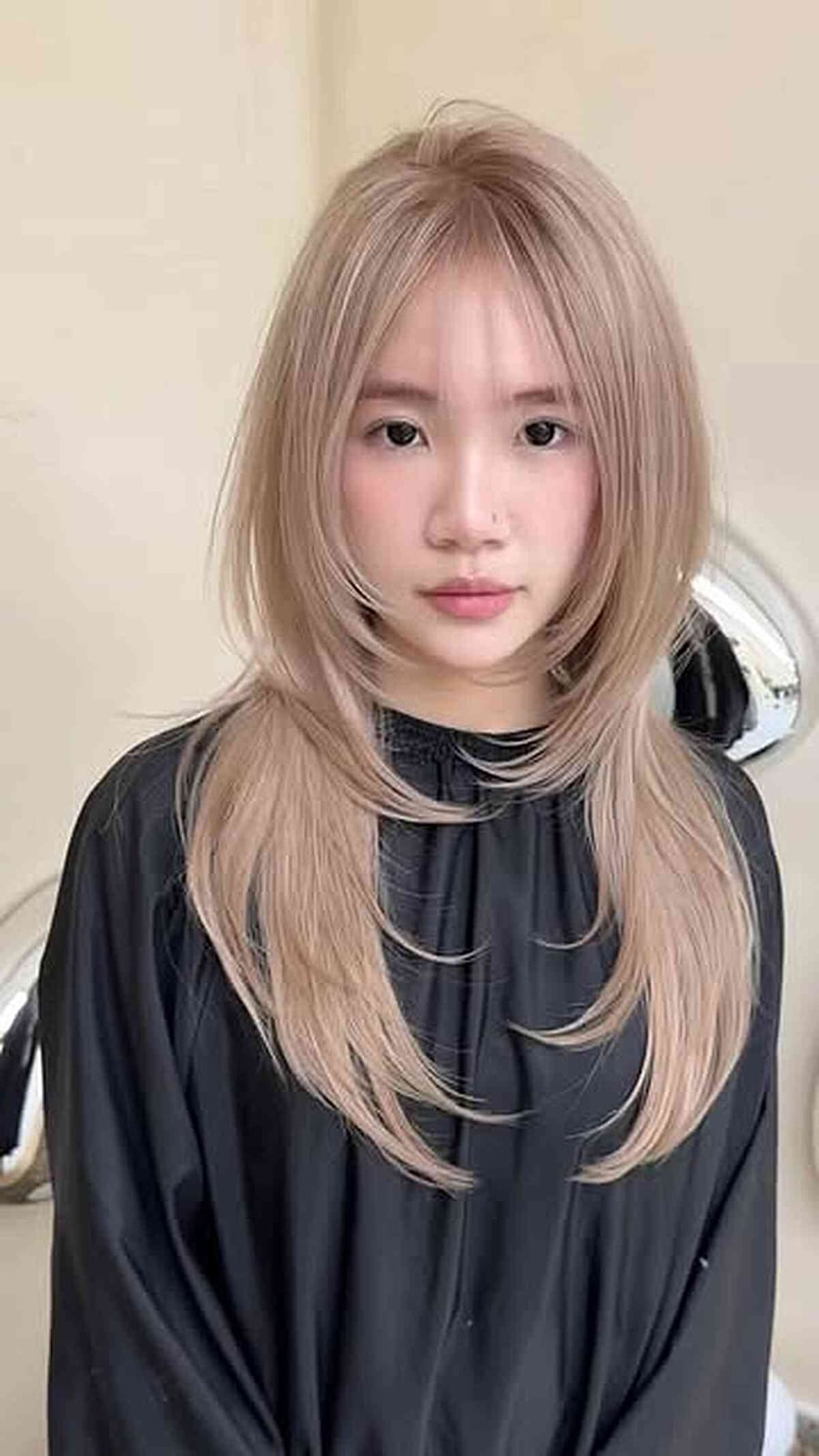 Mid-Back Ash Blonde Layers With Curtain Bangs — Simple Japanese Hairstyles